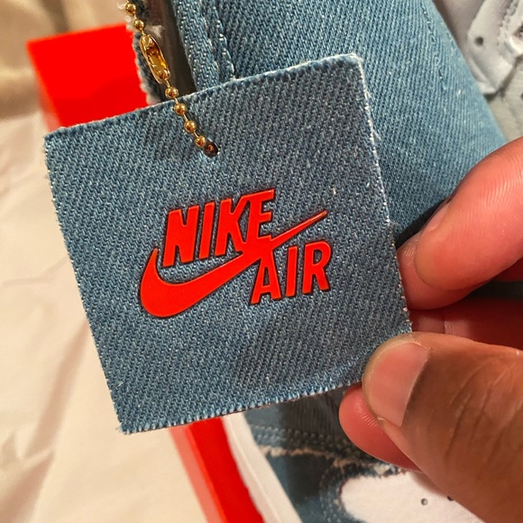 Air Jordan 1 Retro High OG (Denim) - Picture 9 of 12